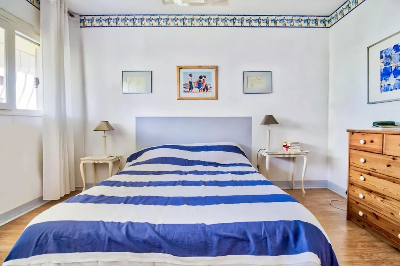 3-Star Apartment With Parking And Terrace contacts